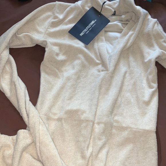 BRAND NEW TOWELLING DETAIL JUMPSUIT ‼️‼️ - Picture 7 of 10